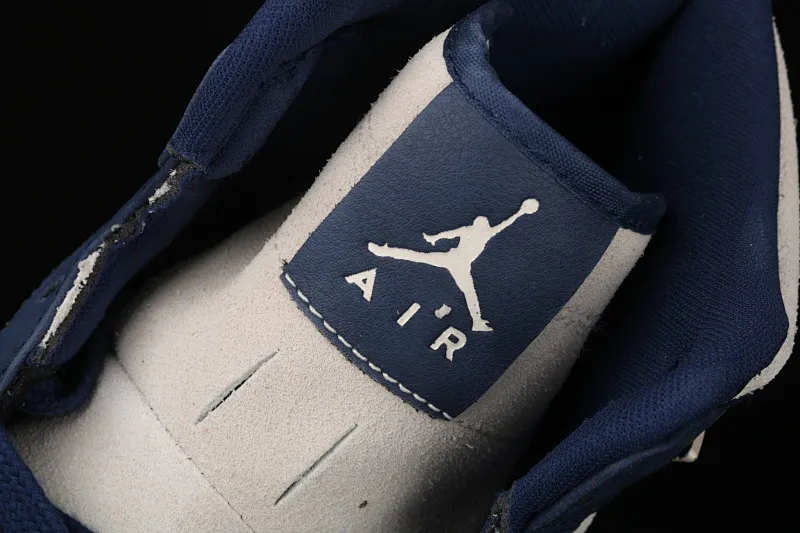 All categories Air Jordan Jordan series basketball shoes Air Jordan 1 High Air Jordan 1 Retro Premium AJ1 Joe 1 khaki blue frosted basketball shoes AQ9131-401